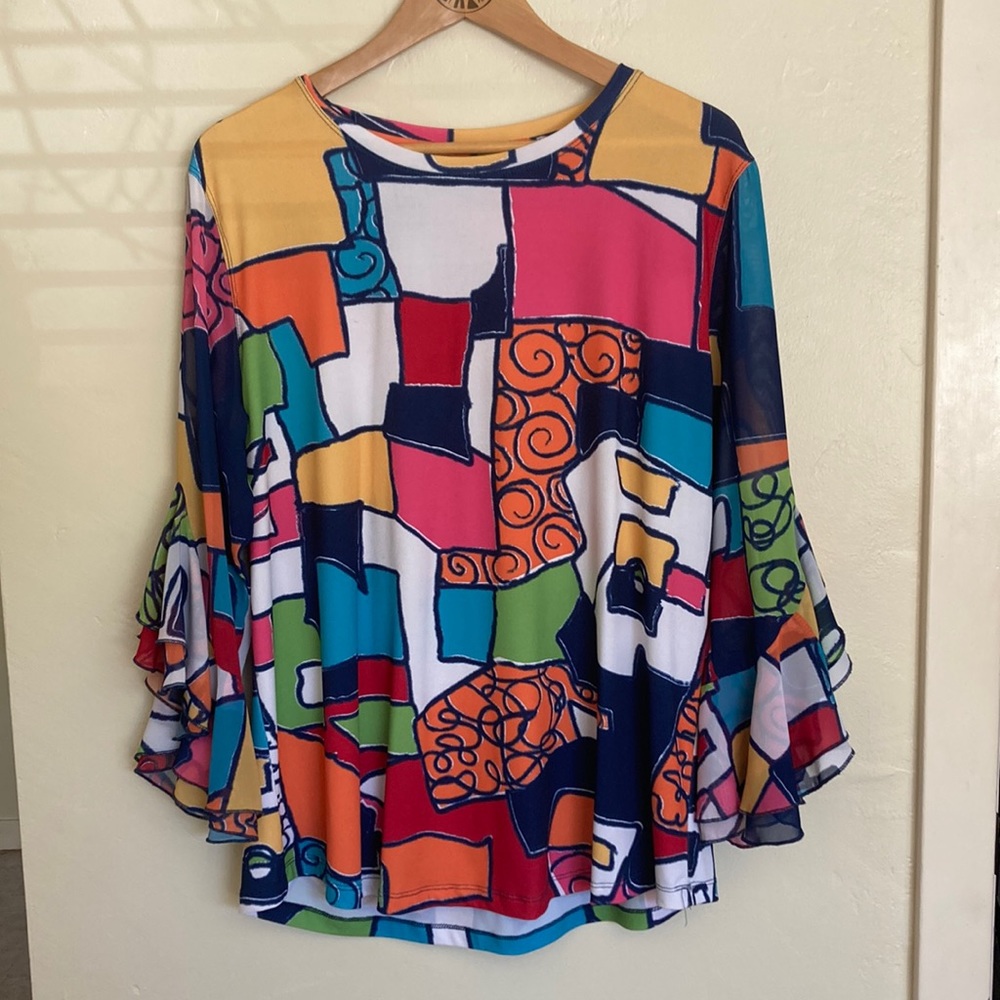 Multiples multicolored patterned blouse with 3/4 flutter sleeve size XL